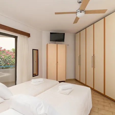 House Of Flowers Apartman